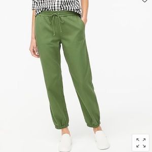 NWT size 4 J Crew Factory Lightweight jogger pant in cotton twill, Green